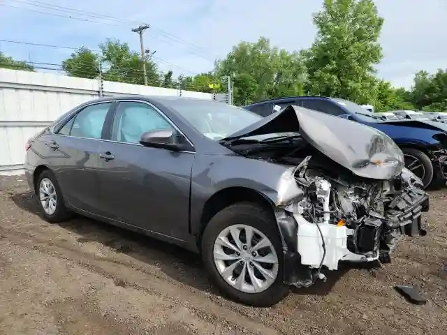4T1BF1FK0HU768647 2017 TOYOTA CAMRY-3