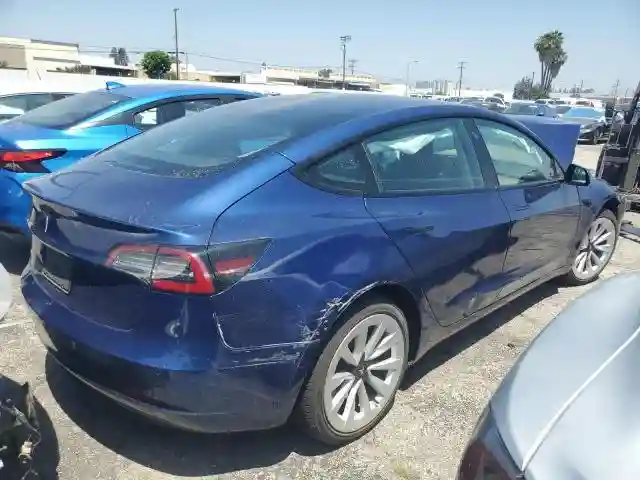 5YJ3E1EAXNF304452 2022 TESLA MODEL 3-2