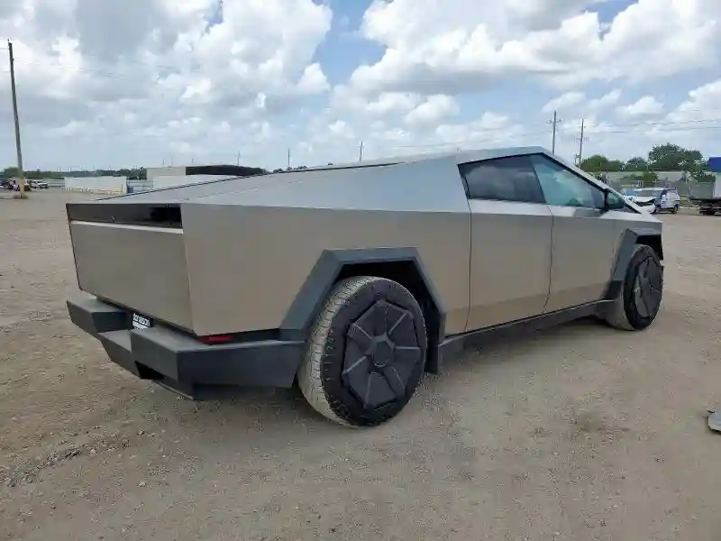 7G2CEHED7RA022353 2024 TESLA CYBERTRUCK-2