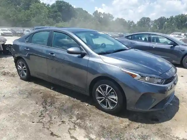 3KPF24ADXRE776931 2024 KIA FORTE-3