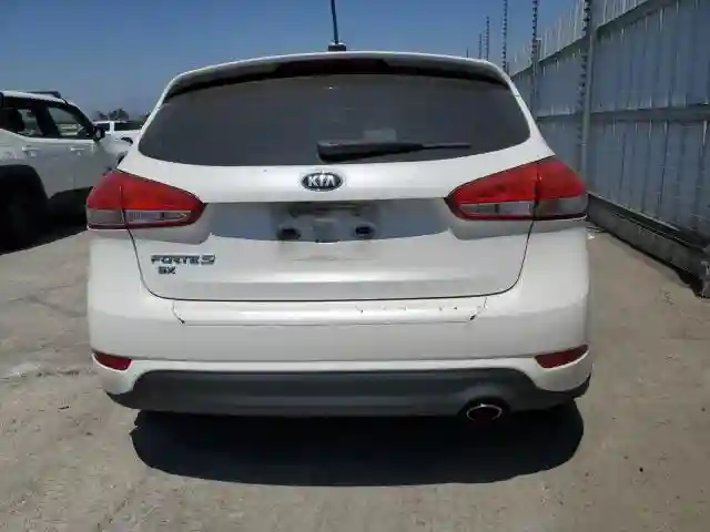 KNAFK5A82H5690951 2017 KIA FORTE-5