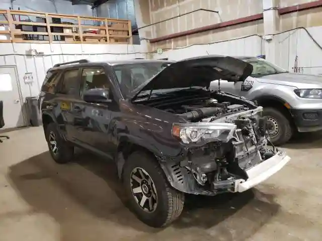 JTEPU5JR4R6274157 2024 TOYOTA 4RUNNER-3