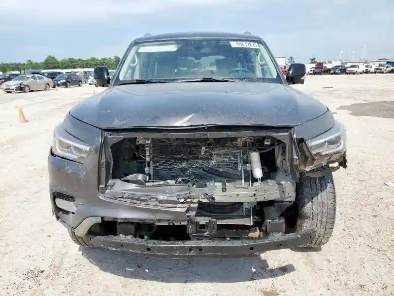JN8AZ2AF7P9756251 2023 INFINITI QX80-4