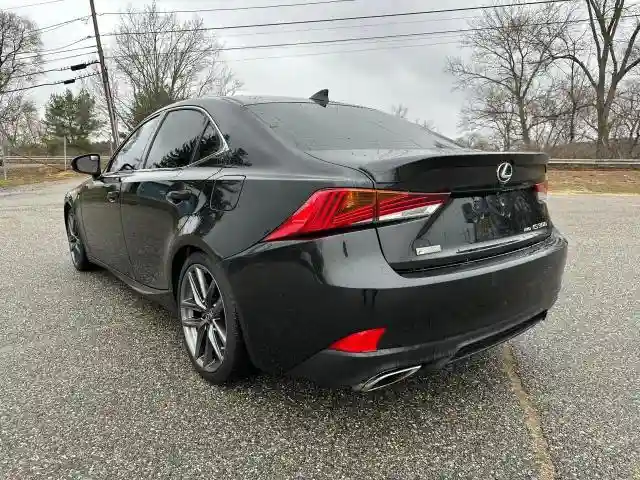JTHC81D22K50359 2019 LEXUS IS-2