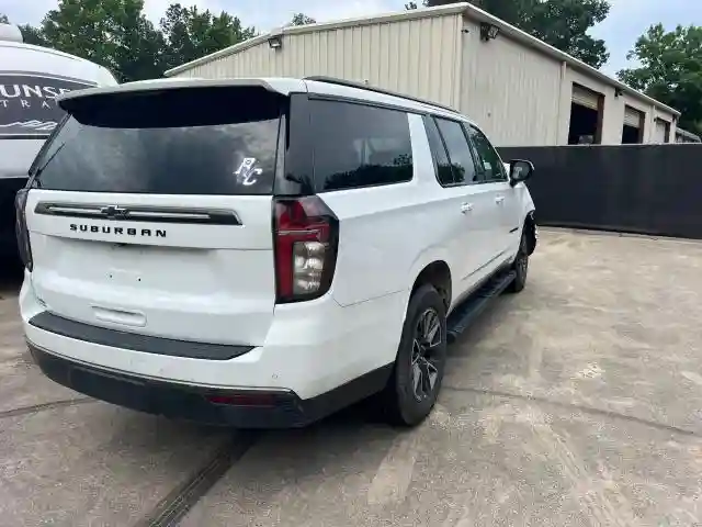 1GNSKDKD6NR150067 2022 CHEVROLET SUBURBAN-3