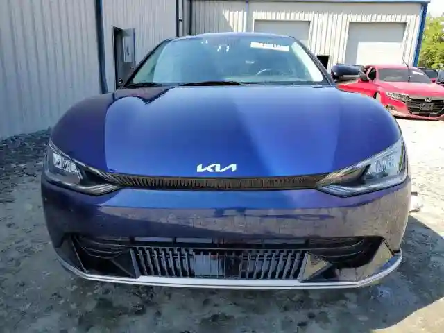 KNDC34LA8P5604733 2023 KIA EV6 LIGHT-4