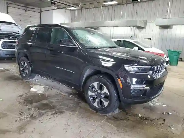 1C4RJYB60RC117786 2024 JEEP GRAND CHEROKEE-3