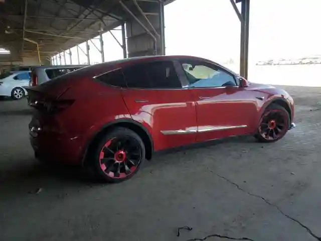 7SAYGDEE8NF418909 2022 TESLA MODEL Y-2