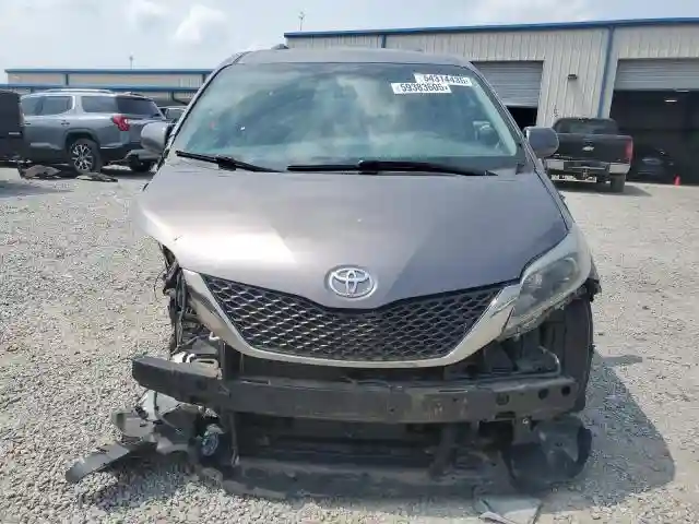 5TDXZ3DC3HS873163 2017 TOYOTA SIENNA-4