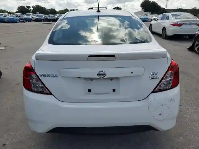 3N1CN7APXJL846128 2018 NISSAN VERSA-5