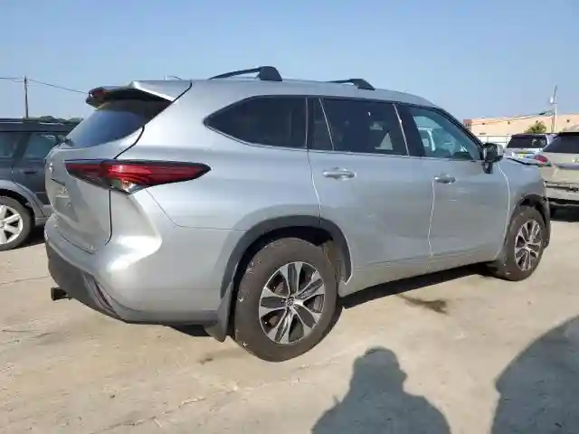5TDHZRBH6MS528368 2021 TOYOTA HIGHLANDER-2