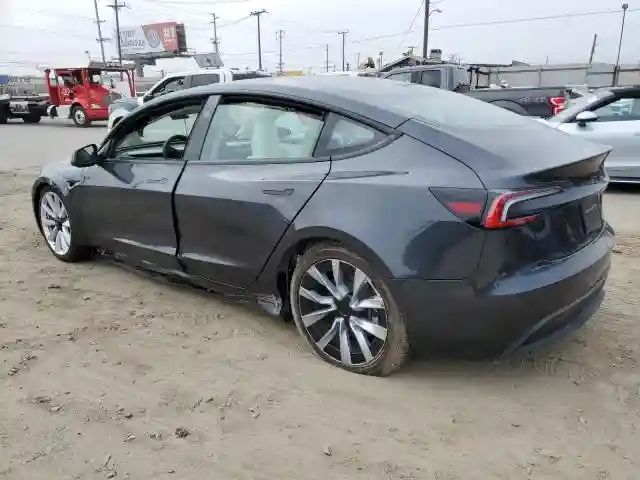 5YJ3E1EA7SF940886 2025 TESLA MODEL 3-1