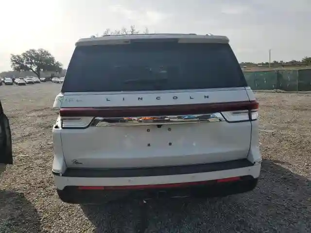 5LMJJ2TG9REL23784 2024 LINCOLN NAVIGATOR-5