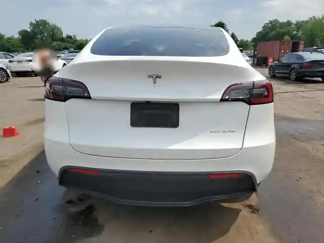 7SAYGDEE4PF796065 2023 TESLA MODEL Y-5