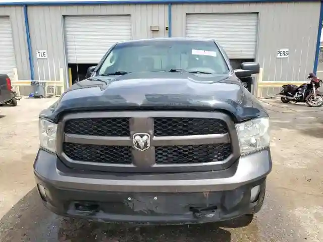 1C6RR7LT4JS156051 2018 RAM 1500-4