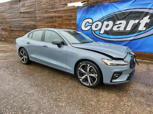 7JRL12TL4RG280801 2024 VOLVO S60 PLUS-3