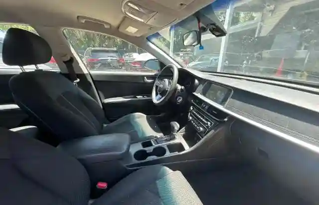5XXGT4L36KG283458 2019 KIA OPTIMA-4