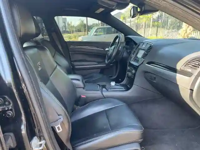 2C3CCABG5JH313938 2018 CHRYSLER 300-4