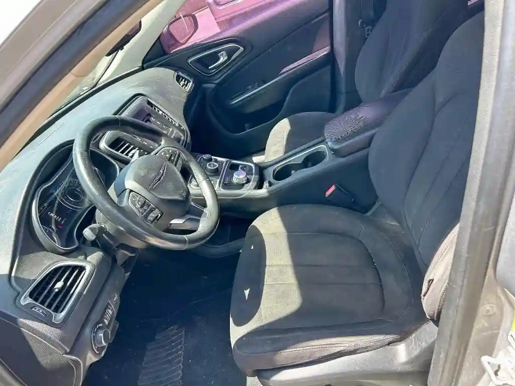 1C3CCCAB4FN660631 2015 CHRYSLER 200-4