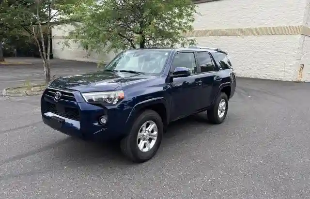 JTEMU5JR0R6243619 2024 TOYOTA 4RUNNER-1