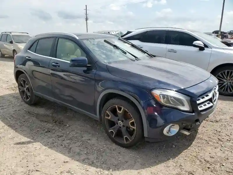 WDCTG4EB8JJ414952 2018 MERCEDES-BENZ GLA-CLASS-3