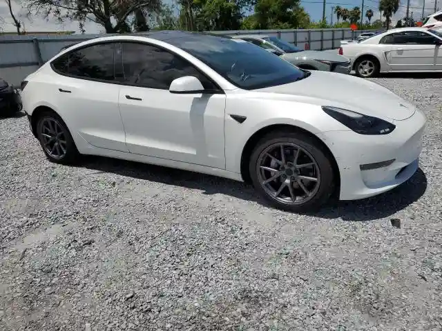 5YJ3E1EB4NF347564 2022 TESLA MODEL 3-3