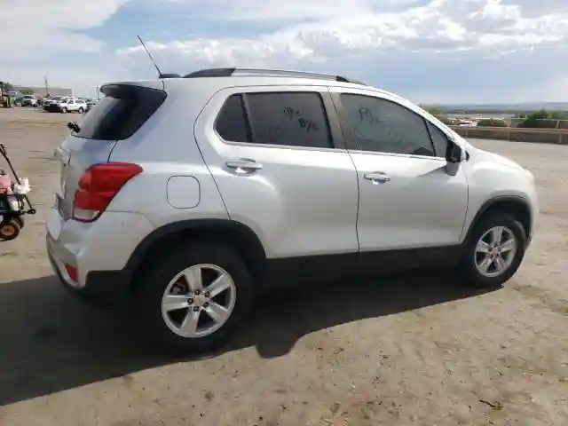 KL7CJPSB1JB550702 2018 CHEVROLET TRAX-2