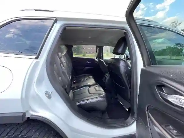 1C4PJMDX9KD303963 2019 JEEP GRAND CHEROKEE-5
