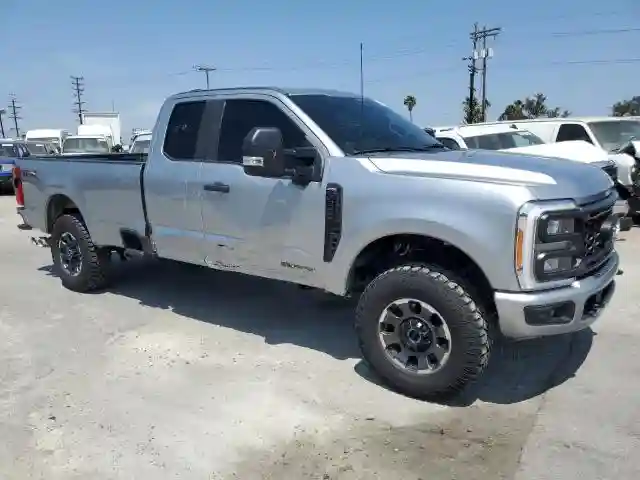 1FT8X3BT6PEE10838 2023 FORD F350-3
