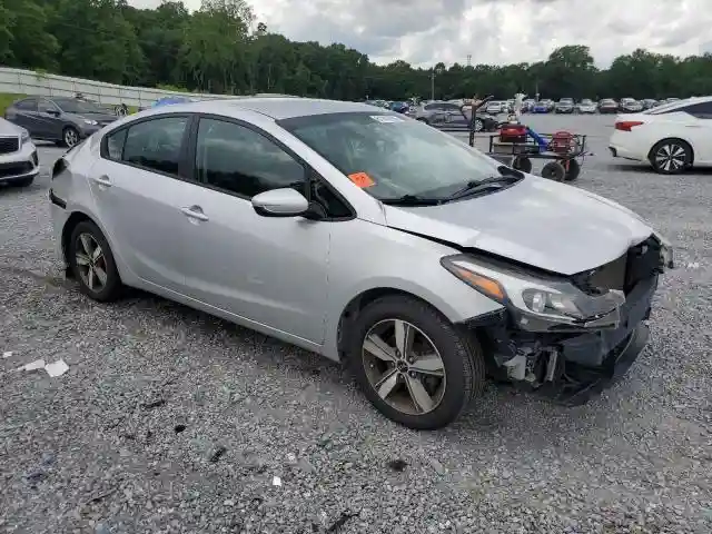 3KPFL4A72JE199582 2018 KIA FORTE-3