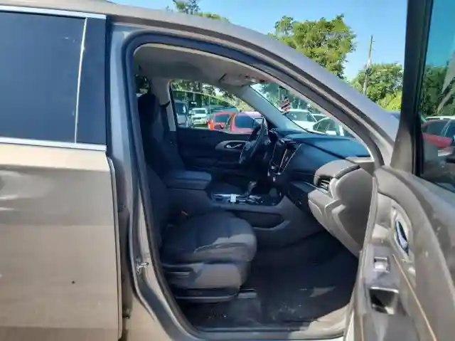 1GNERGKW9KJ105548 2019 CHEVROLET TRAVERSE-4