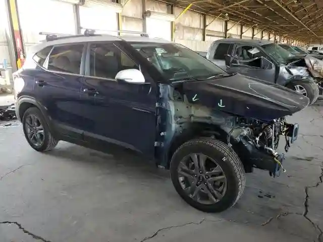 KNDEU2AA8M7050753 2021 KIA SELTOS-3