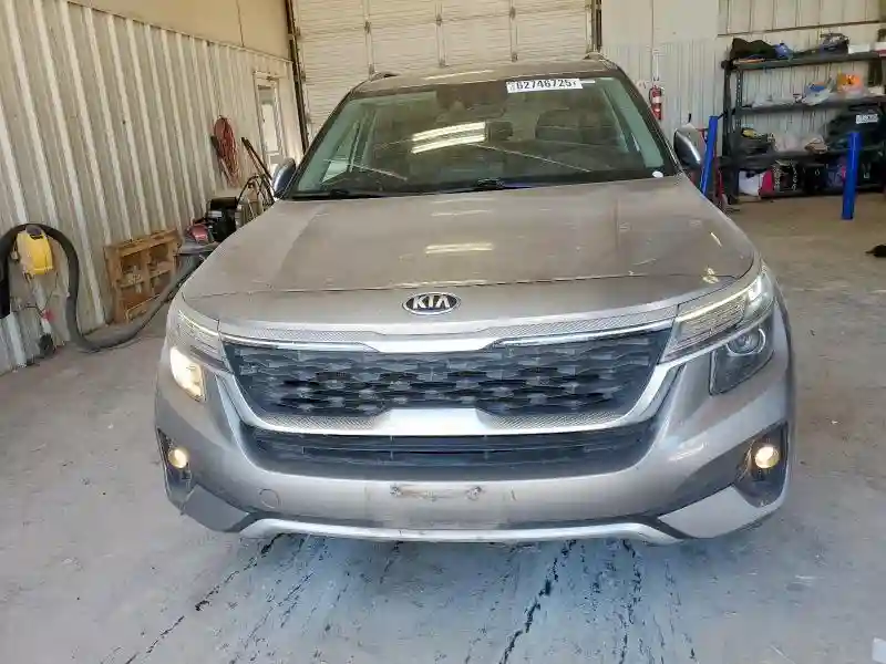 KNDERCAA4M7095597 2021 KIA SELTOS-4
