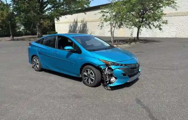 JTDKARFP6K3105819 2019 TOYOTA PRIUS-0