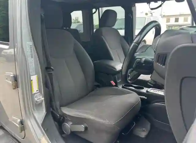 1C4HJWDG6JL927319 2018 JEEP WRANGLER-4
