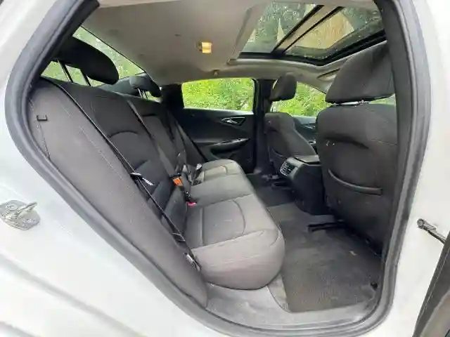 1G1ZD5STXKF220223 2019 CHEVROLET MALIBU-5