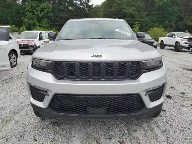 1C4RJHBG4PC666672 2023 JEEP GRAND CHEROKEE-4