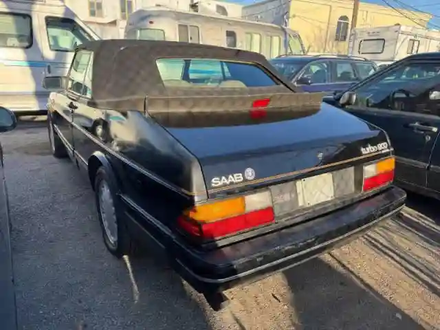 YS3AT76L3J7040435 1988 SAAB 900-2