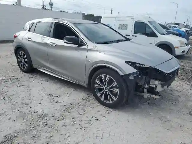 SJKCH5CP5HA032733 2017 INFINITI QX30-3