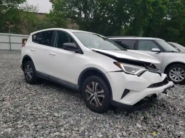2T3BFREV3JW764258 2018 TOYOTA RAV4-3