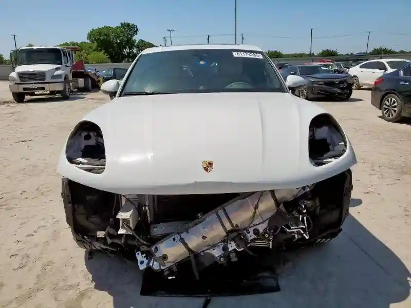 WP1AA2A58JLB07514 2018 PORSCHE MACAN-4