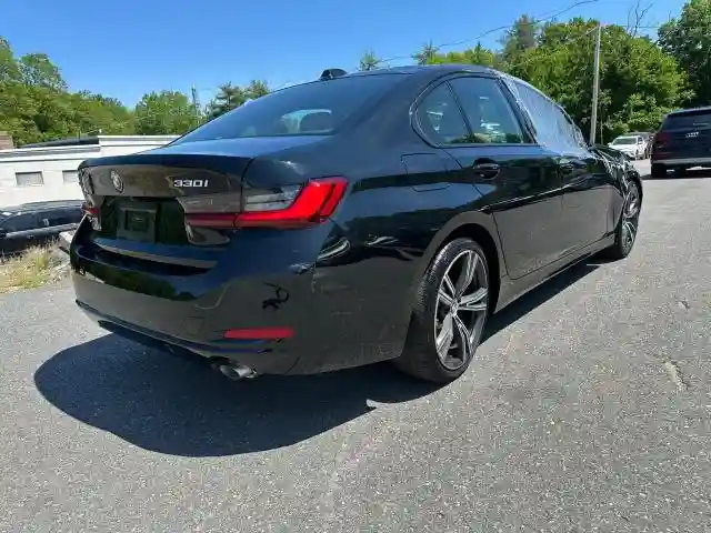 3MW89FF09P8D75692 2023 BMW 3 SERIES-2
