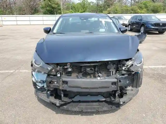 3MZBN1W39JM270986 2018 MAZDA 3-4