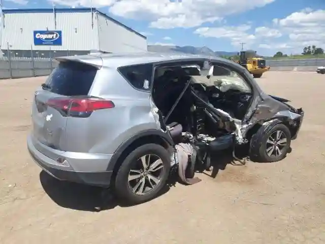 2T3RFREV3JW762296 2018 TOYOTA RAV4-2