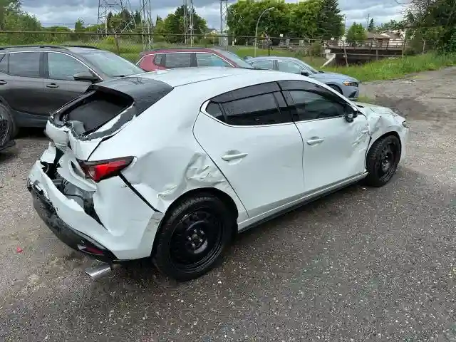 JM1BPBMY3R1712137 2024 MAZDA 3 GT-3