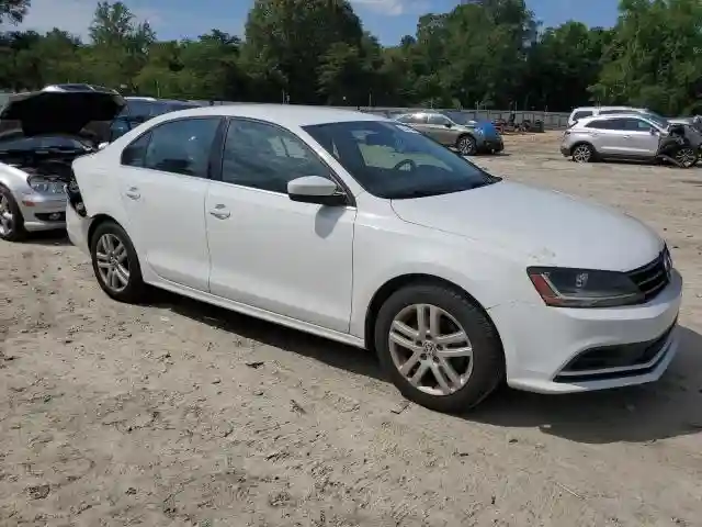 3VW2B7AJ3HM246632 2017 VOLKSWAGEN JETTA-3