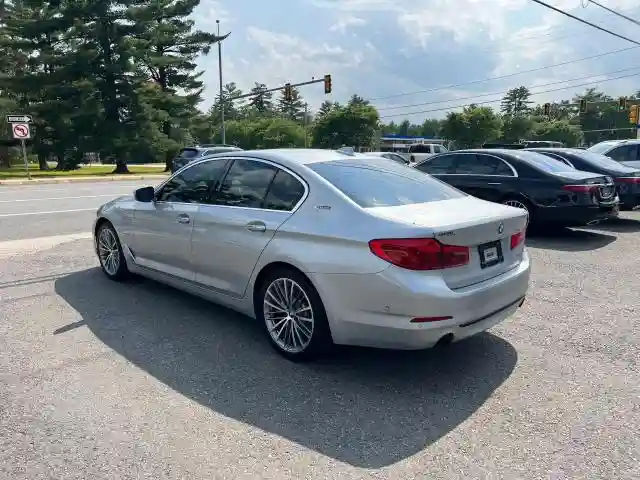 WBAJA9C59JG623166 2018 BMW 5 SERIES-2
