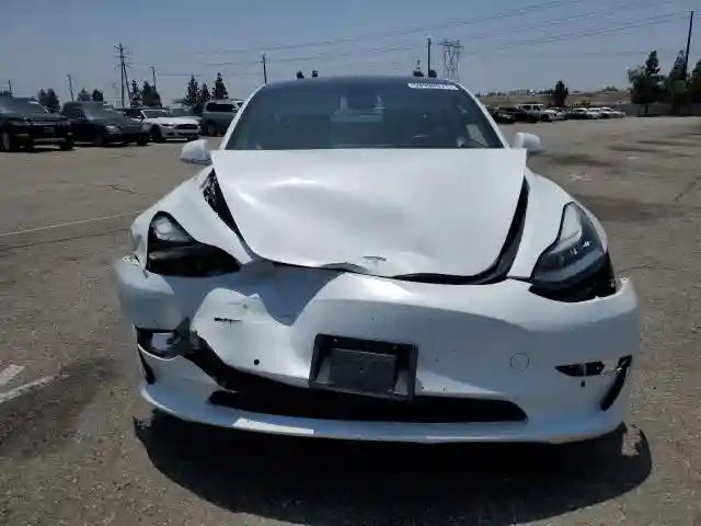 5YJ3E1EA5JF076838 2018 TESLA MODEL 3-4