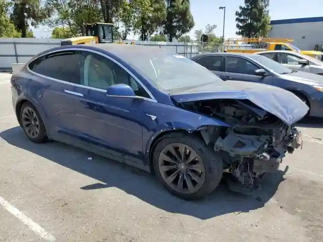 5YJXCDE20JF113683 2018 TESLA MODEL X-3