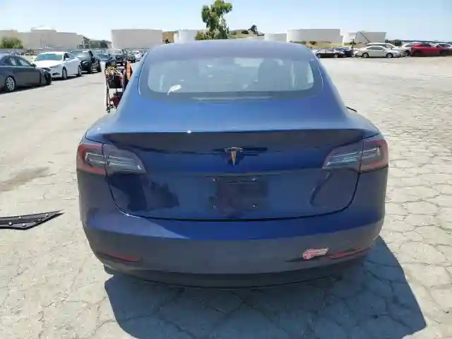 5YJ3E1EA4JF056385 2018 TESLA MODEL 3-5